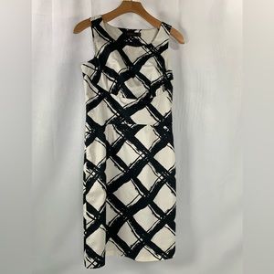 The‎ Limited Sophisticated A-Line Black White Lined Business Dress Size 2